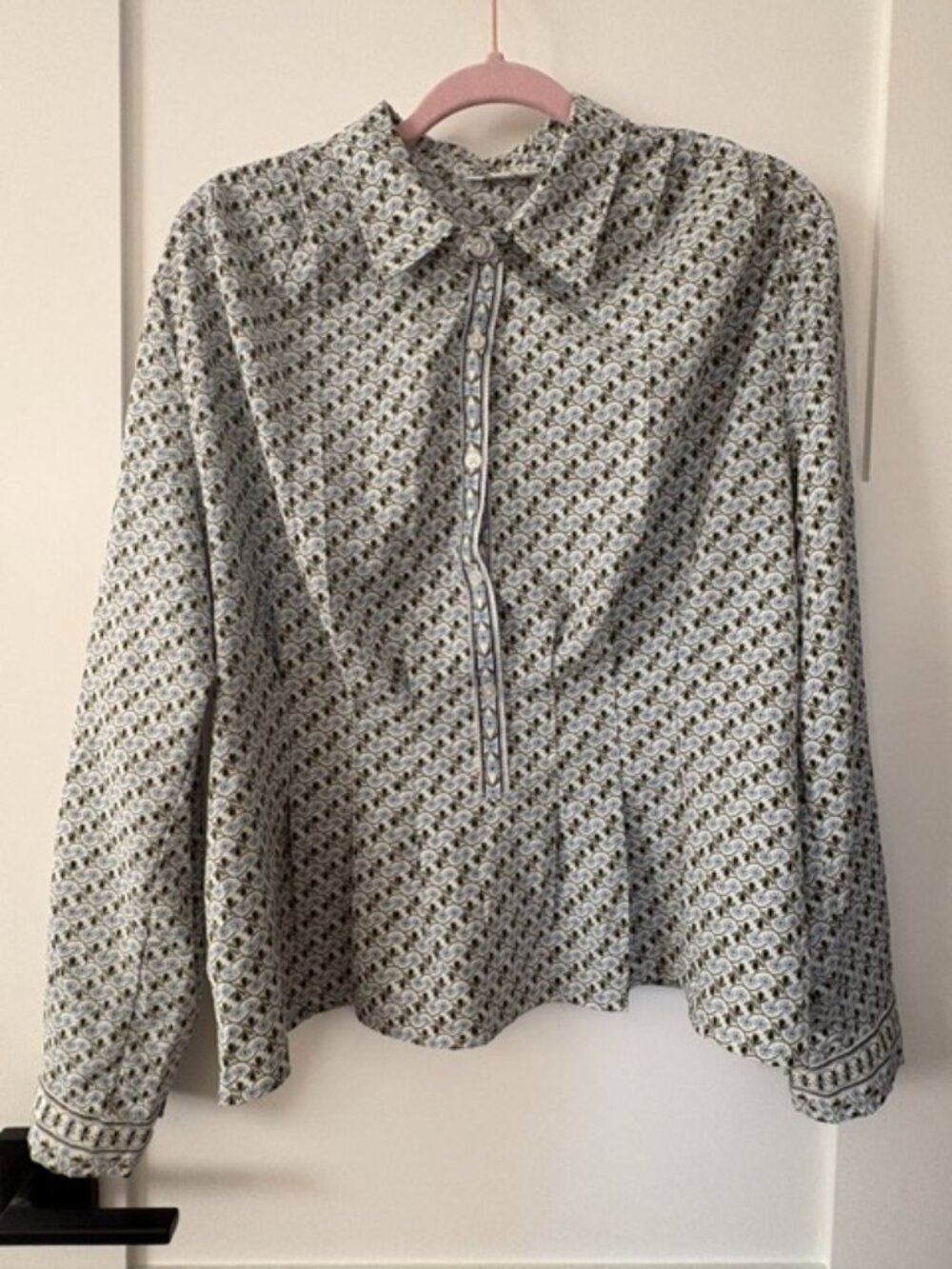 Max Studio London Blue Floral Smocked Waist Blouse Size L Boho
